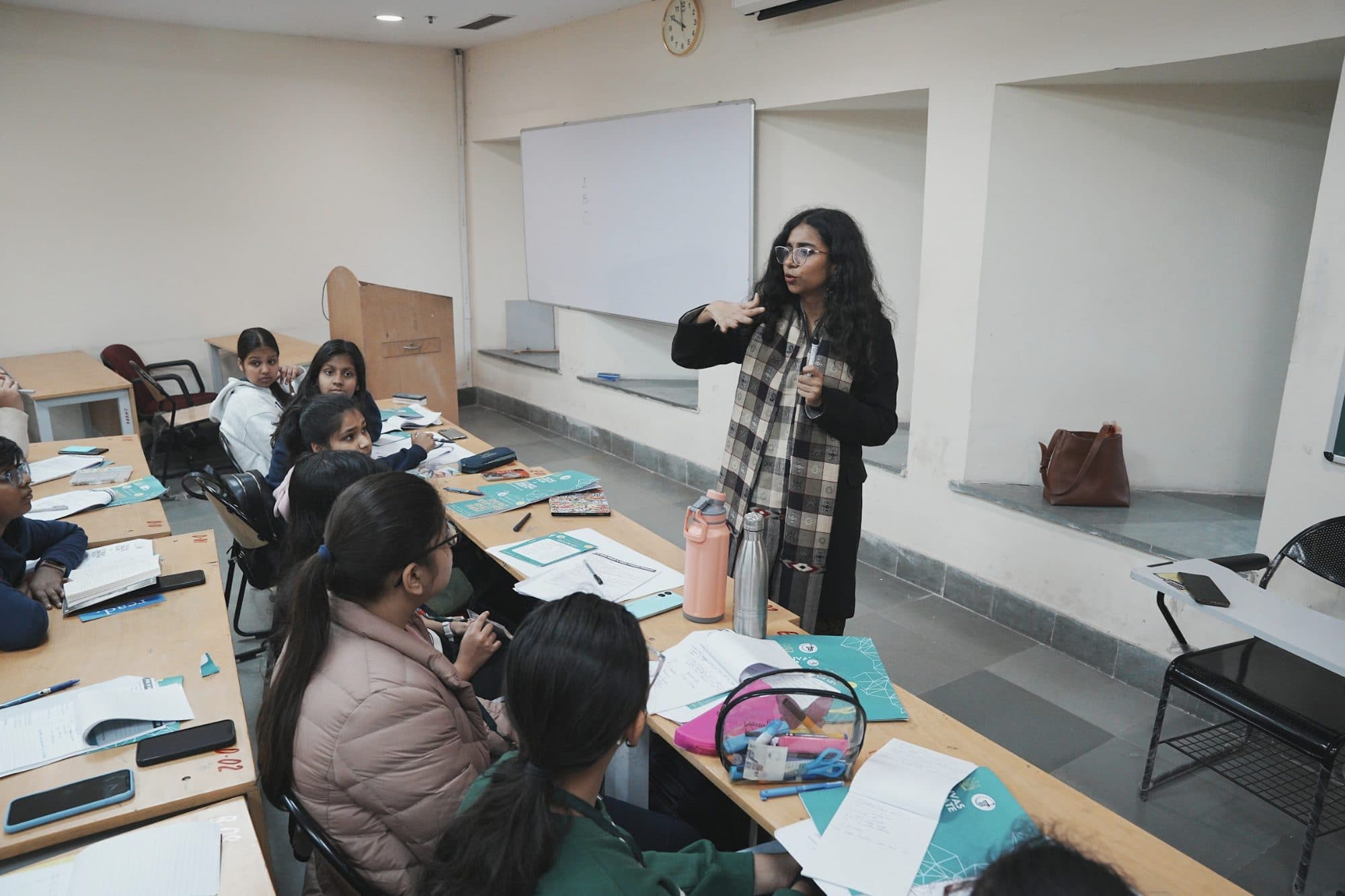 A Taivas coach teaching a class at a centre